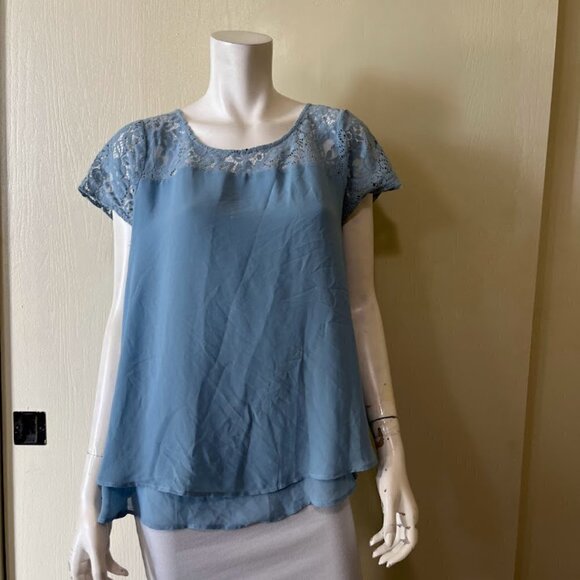 Torrid Shirt 0 Large - Picture 2 of 6